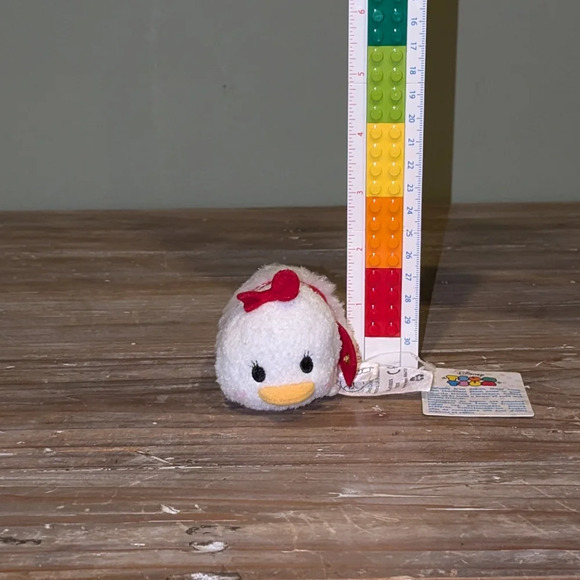 Disney Tsum Tsum Mini - Holiday Daisy Duck NWT - Picture 2 of 7